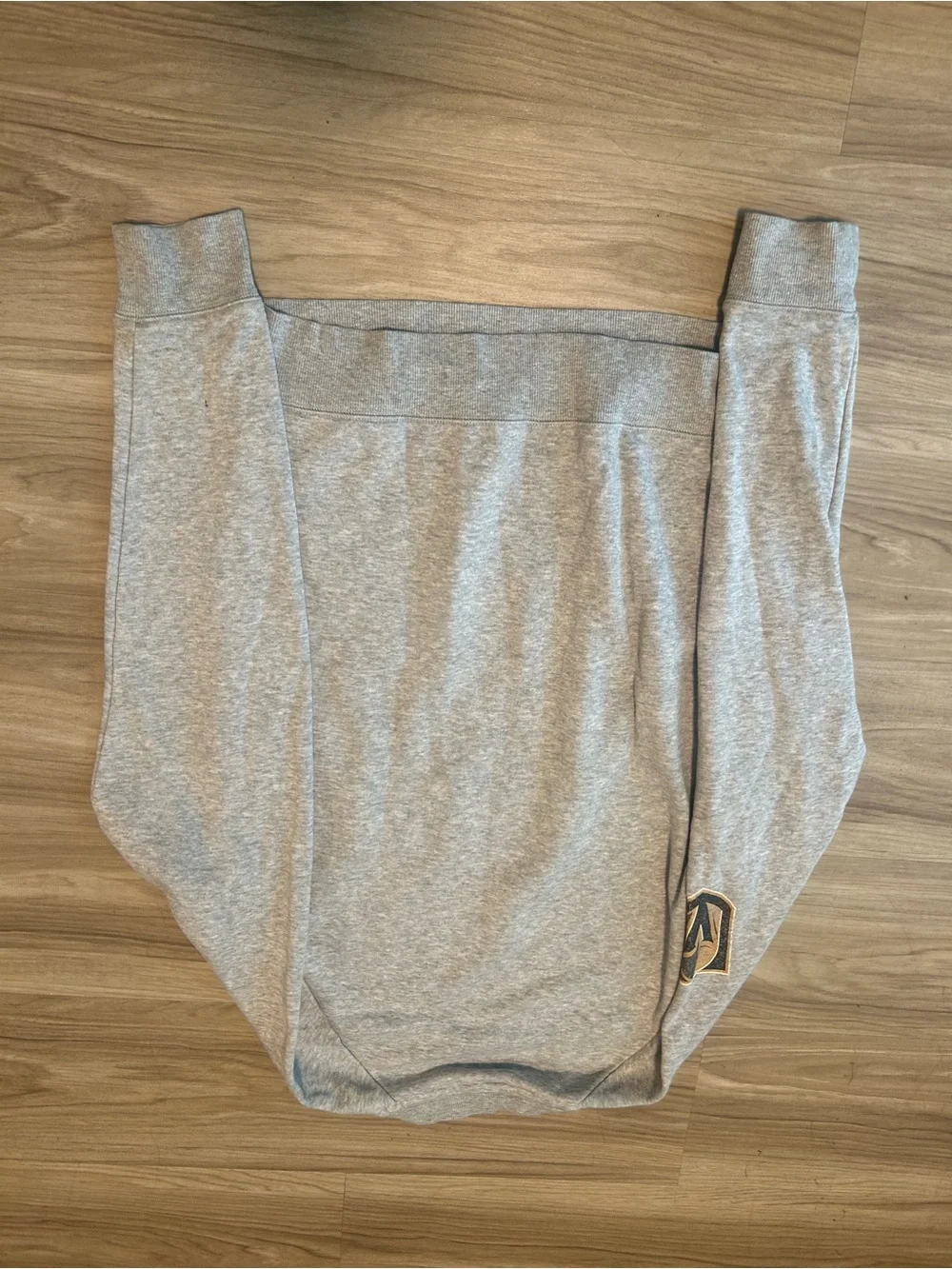 🏒 Adidas NHL Vegas Golden Knights Grey Crewneck Sweatshirt Size Small
